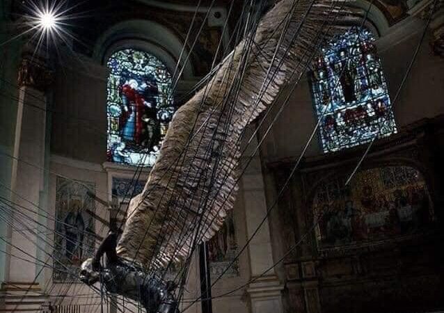 Estatua de Lucifer en la Iglesia de la Santísima Trinidad, Reino Unido.