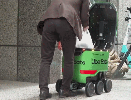 En Tokyo ya tienen robots entregando comida y paquetes!!