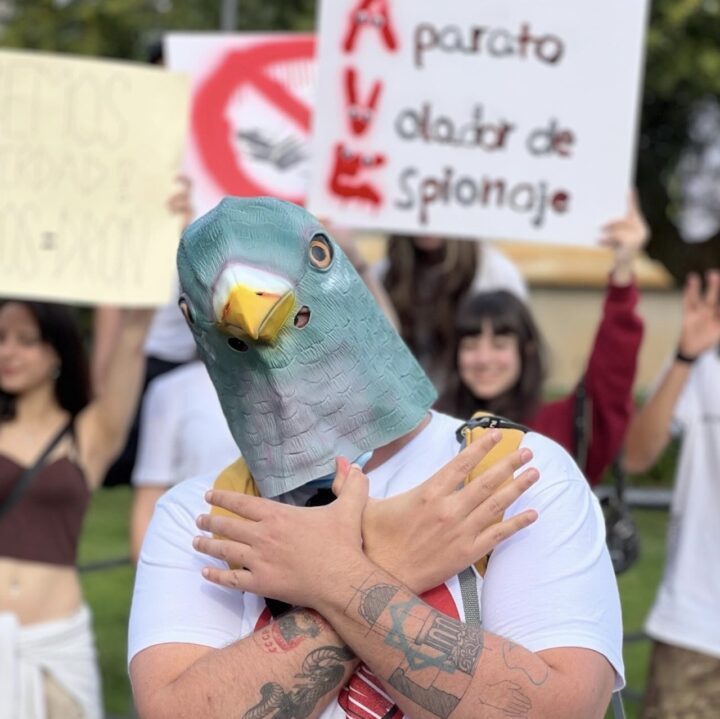 En Barcelona hubo una manifestación “antipajarista” y estas son las mejores fotos y momentos!!! 3 en barcelona hubo una manifestacion antipajarista y estas son las mejores fotos y momentos