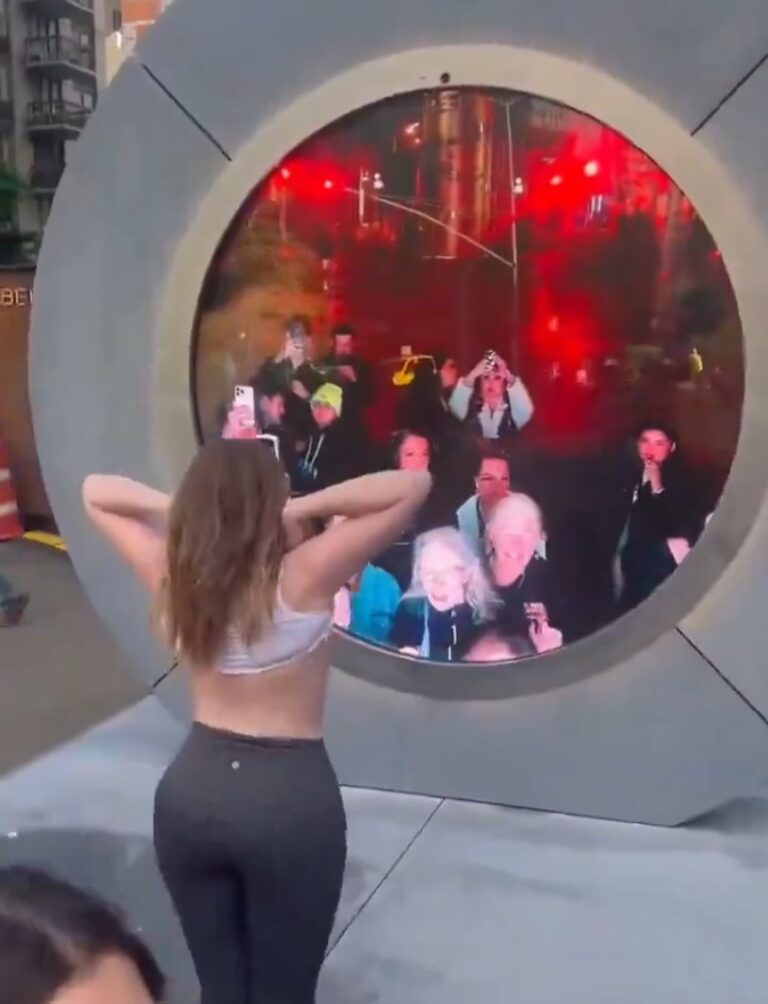 Han tenido que cerrar temporalmente el portal Dublin – Nueva York porque varias modelos de OnIyFans lo están usando para hacerse promo :D 1 Han Tenido Que Cerrar Temporalmente El Portal Dublin Nueva York Porque Varias Modelos De Oniyfans Lo Estan Usando Para Hacerse Promo D