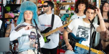 Ca7riel & Paco Amoroso Tiny Desk Concert