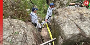 Mujer queda atrapada en grieta durante 7 horas; así la rescataron- Grupo Milenio