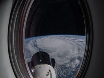 Asi Se Veia El Huracan Milton Desde La Dragon Endeavour