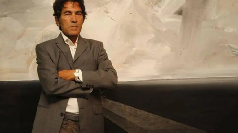 Un artista vende su segunda estatua invisible por un precio récord de 28.000 euros. 1 Un Artista Vende Su Segunda Estatua Invisible Por Un Precio Record De 28000 Euros