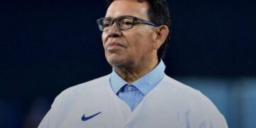 ¡Homenaje fallido! Fans confunden a Fernando Valenzuela con otro famoso