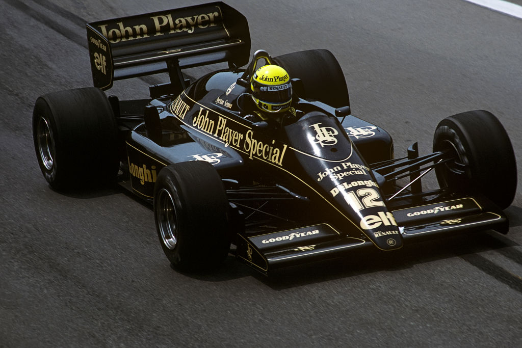 El casco de Senna tuvo una ligera variante en Lotus