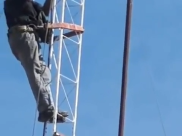 Tener Que Bajar A Por La Cinta Aislante