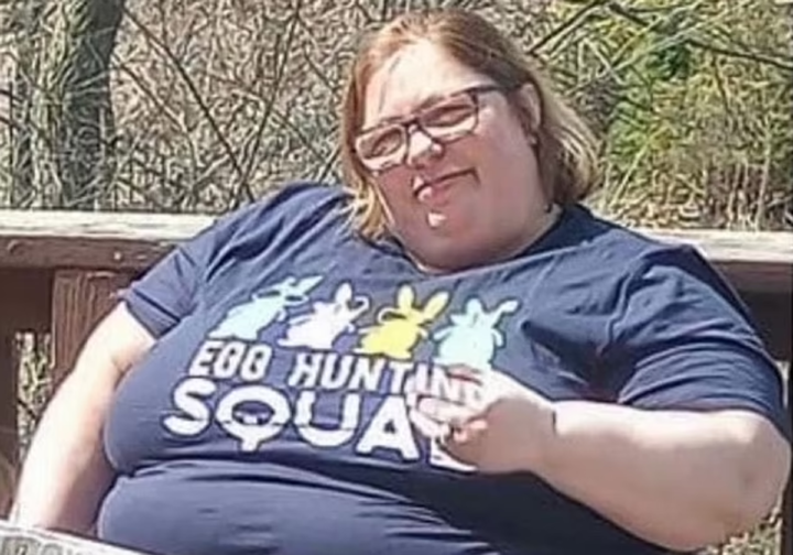 Seis años de cárcel para una madre de 154 kilos que mató a su hijo adoptivo tras sentarse encima como castigo. 3 Seis años de cárcel para una madre de 154 kilos que mató a su hijo adoptivo tras sentarse encima como castigo