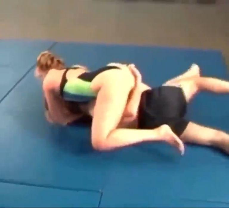 La lucha intergénero te obliga a luchar dos batallas a la vez. 1 La Lucha Intergenero Te Obliga A Luchar Dos Batallas A La Vez