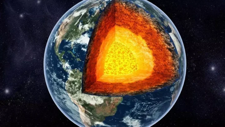 el nucleo de la tierra podria estar a punto de estallar habria volcanes a 5000 kilometros de profundidad