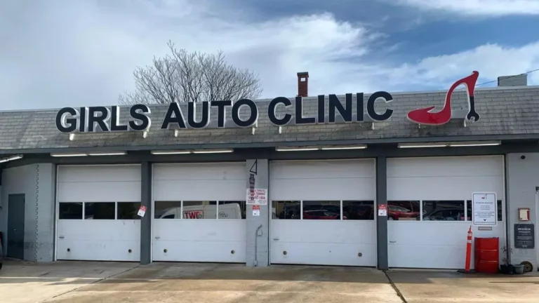 Girls Auto Clinic, el primer taller gestionado solo por mujeres mecánicas... 1 Girls Auto Clinic El Primer Taller Gestionado Solo Por Mujeres Mecanicas