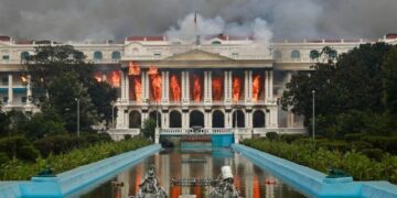 ¿que Pasa En Nepal Queman Viva A Esposa De Ex Primer Ministro Y Arrastran A Politicos En La Calle