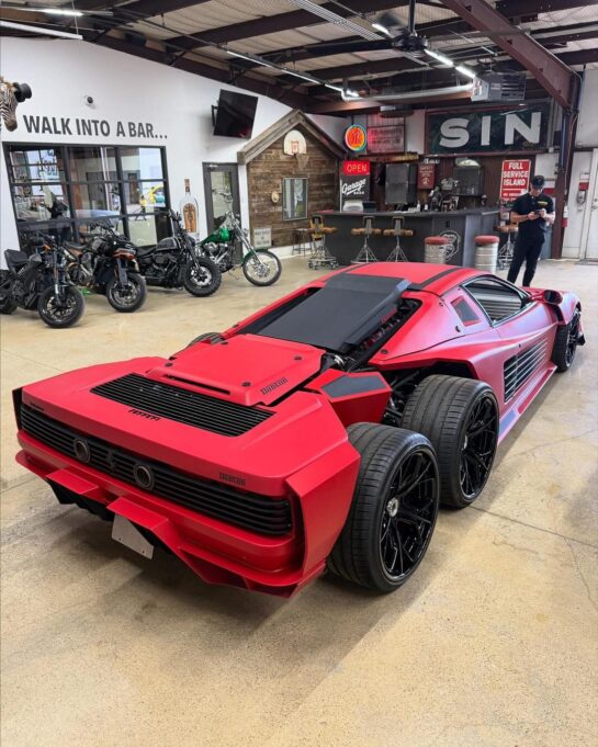 ¿Blasfemia o perfección? Así es el Ferrari Testarossa 6x6 ... 3 01