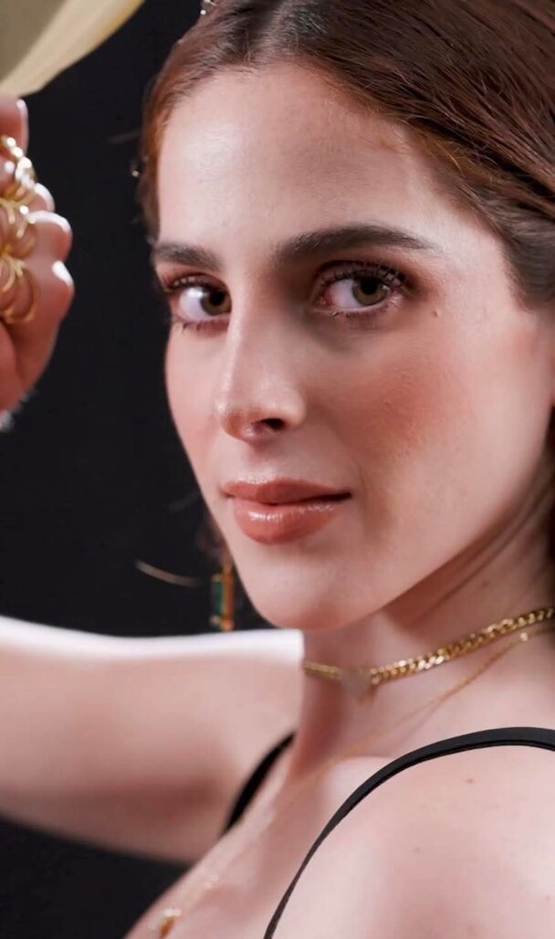 Fátima Bosch, luciendo hermosa en el nuevo comercial de #Nice. ✨💖 6 02