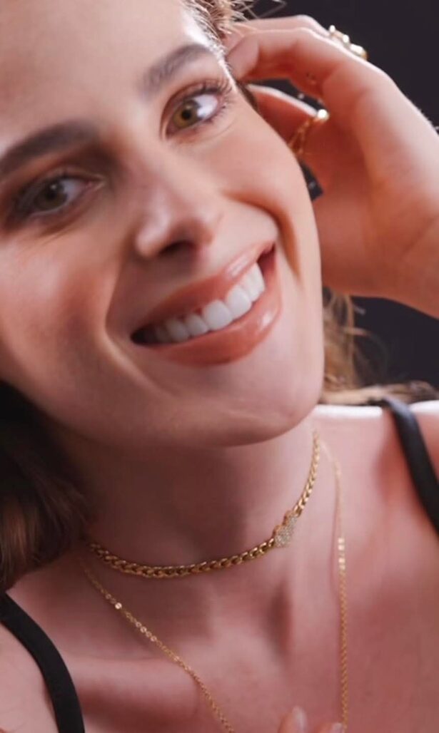 Fátima Bosch, luciendo hermosa en el nuevo comercial de #Nice. ✨💖 7 03