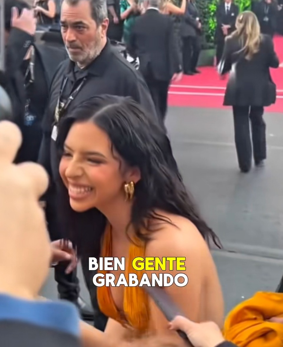 » 6 “Incidentes y Momentos Inesperados” que pasaron en los Latin Grammys 2025 4 2. El público le gritó