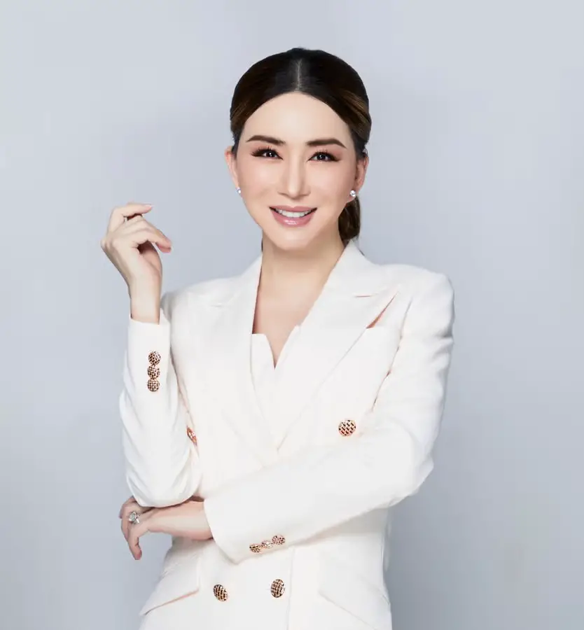 3. Anne estafó $930,000 dólares