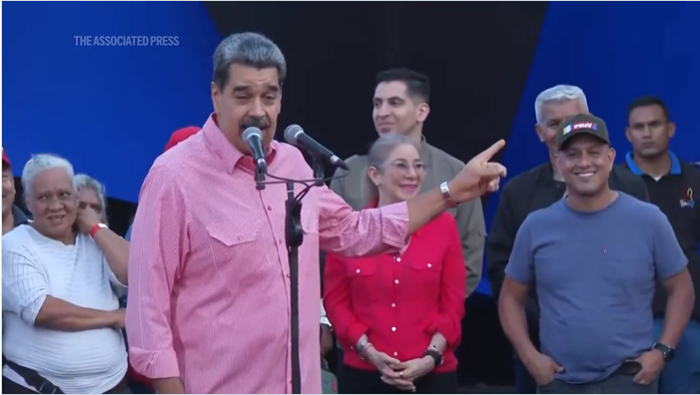 Maduro cantó ‘Imagine’ de Lennon para enviar una nueva súplica indirecta a Trump en medio de las tensiones en el Caribe. 1 eewrtertert 1
