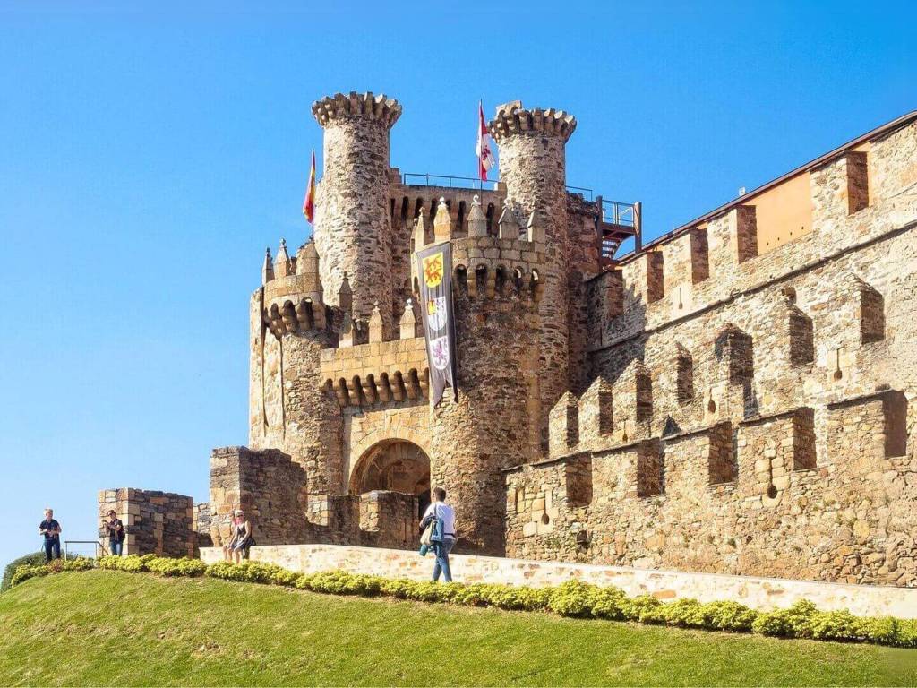la verdadera historia de los templarios y el origen de su eterna leyenda 7 Castillo de los Templarios de Ponferrada