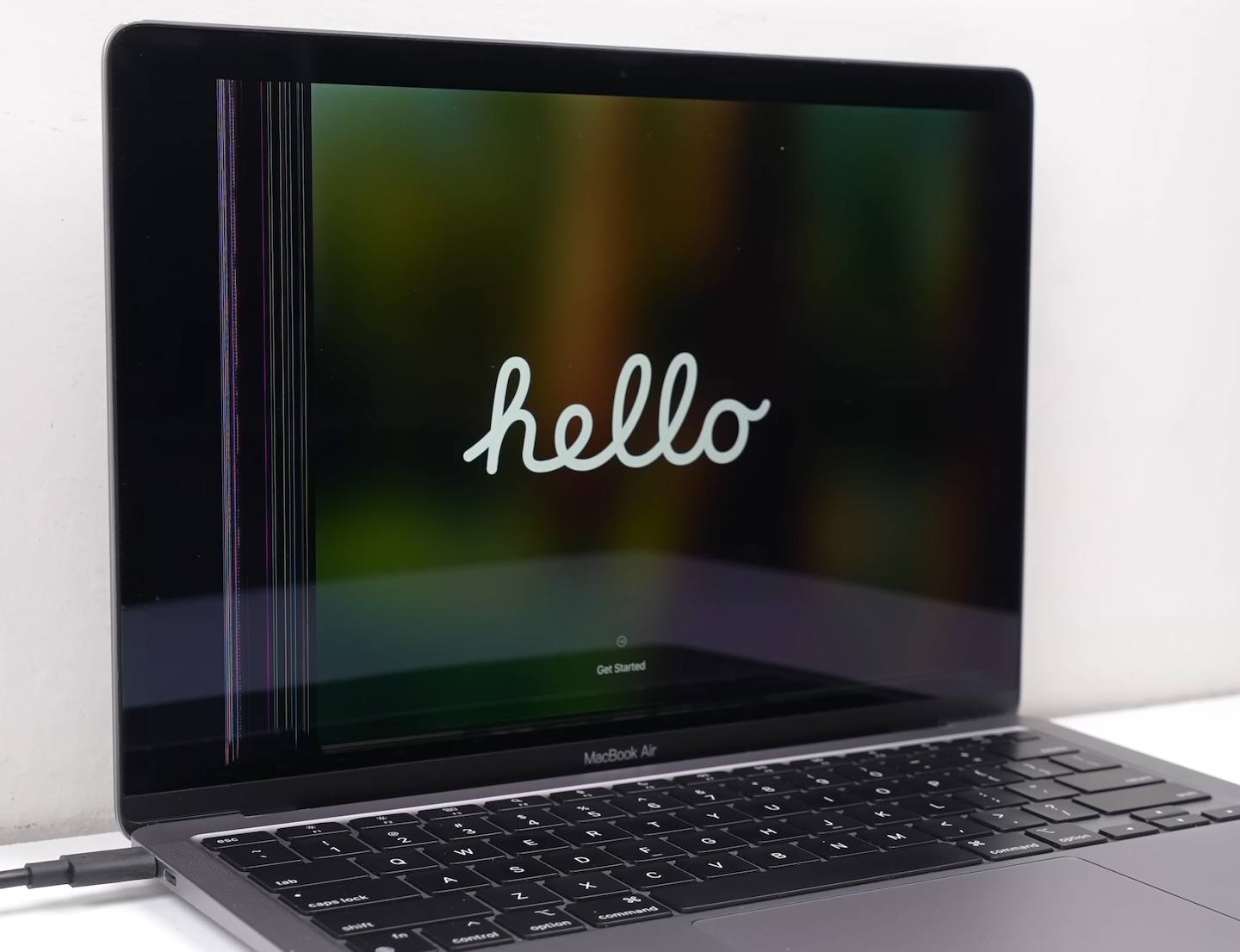 La locura de reemplazar el panel en un MacBook Air