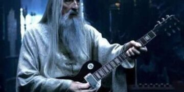 El Tamborilero interpretado por Saruman. 11 Lee Pic 4