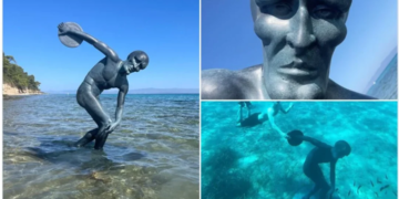 Un Youtuber hundió una estatua de Calamardo Guapo en Grecia, para confundir a los Arqueólogos del futuro. 1 sdf