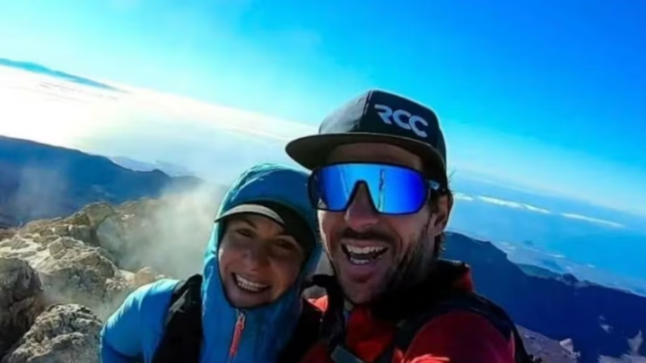 Un alpinista va a la montaña con su novia, la deja allí cuando las condiciones empeoran y silencia el celular: ella muere congelada y él está acusado de homicidio. 3 ssdsdsdsd