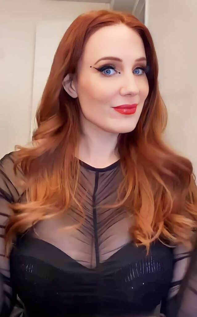 Feliz cumpleaños Simone Simons!!! 14 616172452 743345458825663 687600609448137822 n